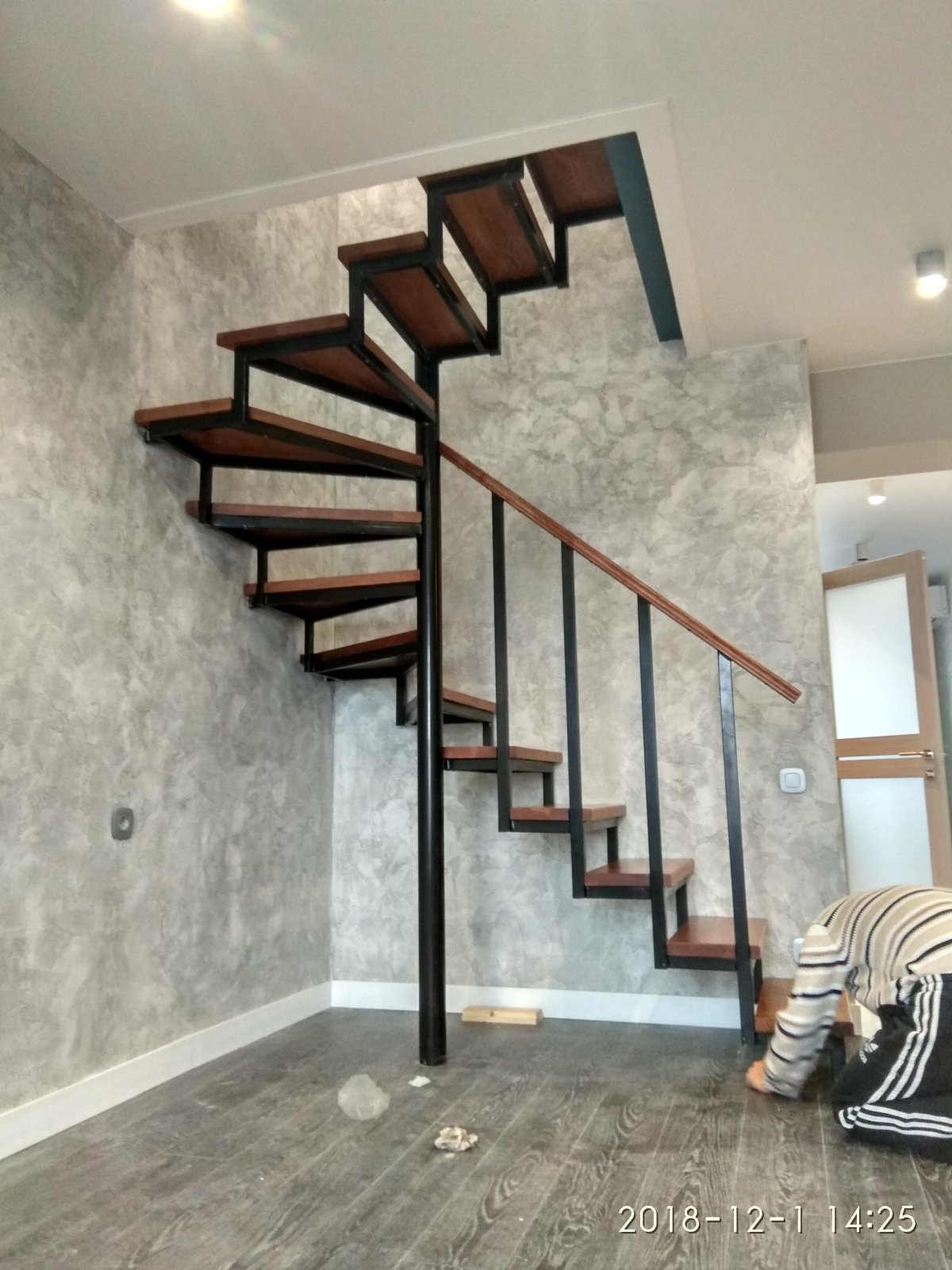 Ступени на косоурах