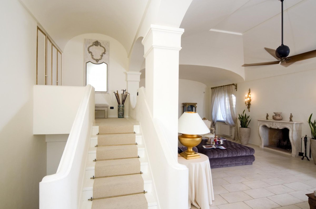 Лестница к морю пальмы