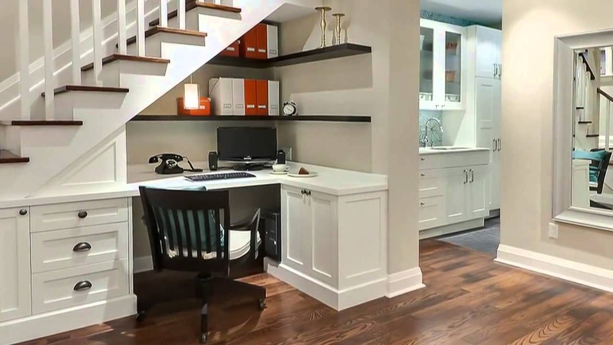 Комод под лестницей