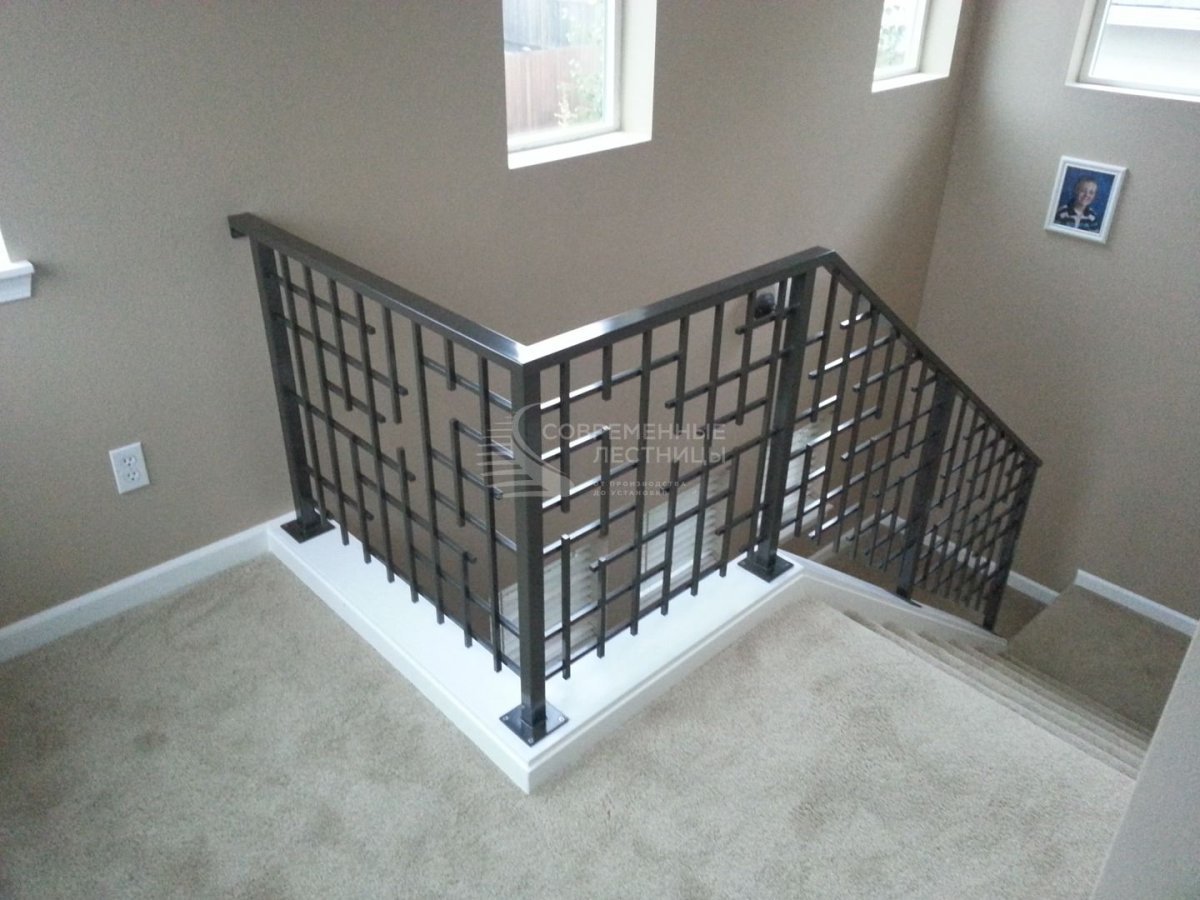 Ограждение лестницы огл из трубы 20х20