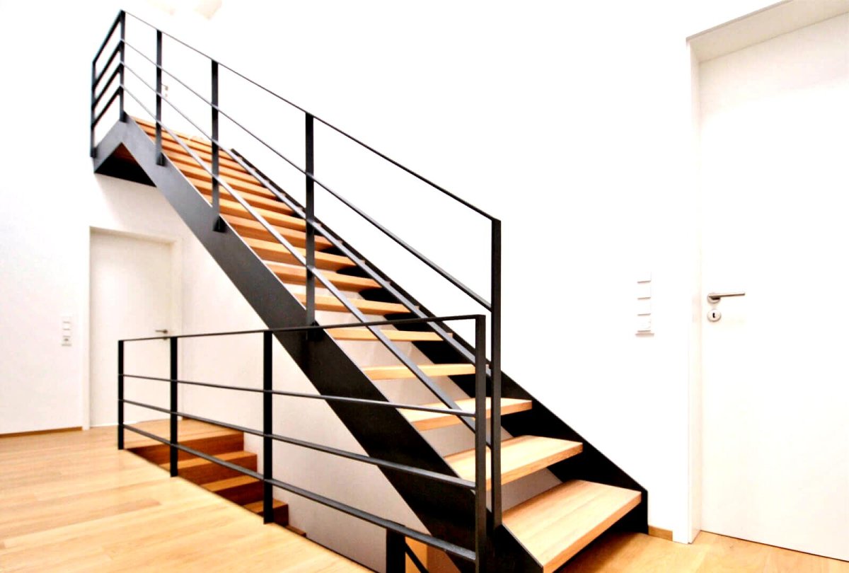 Лестницы лофт на косоурах