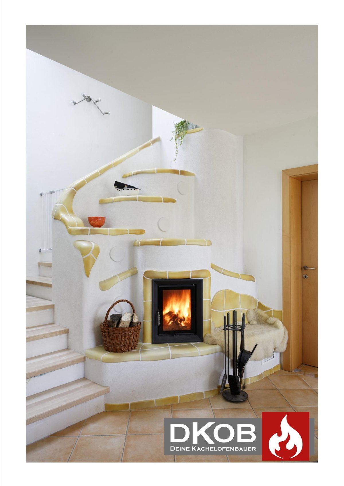 Камин под лестницей