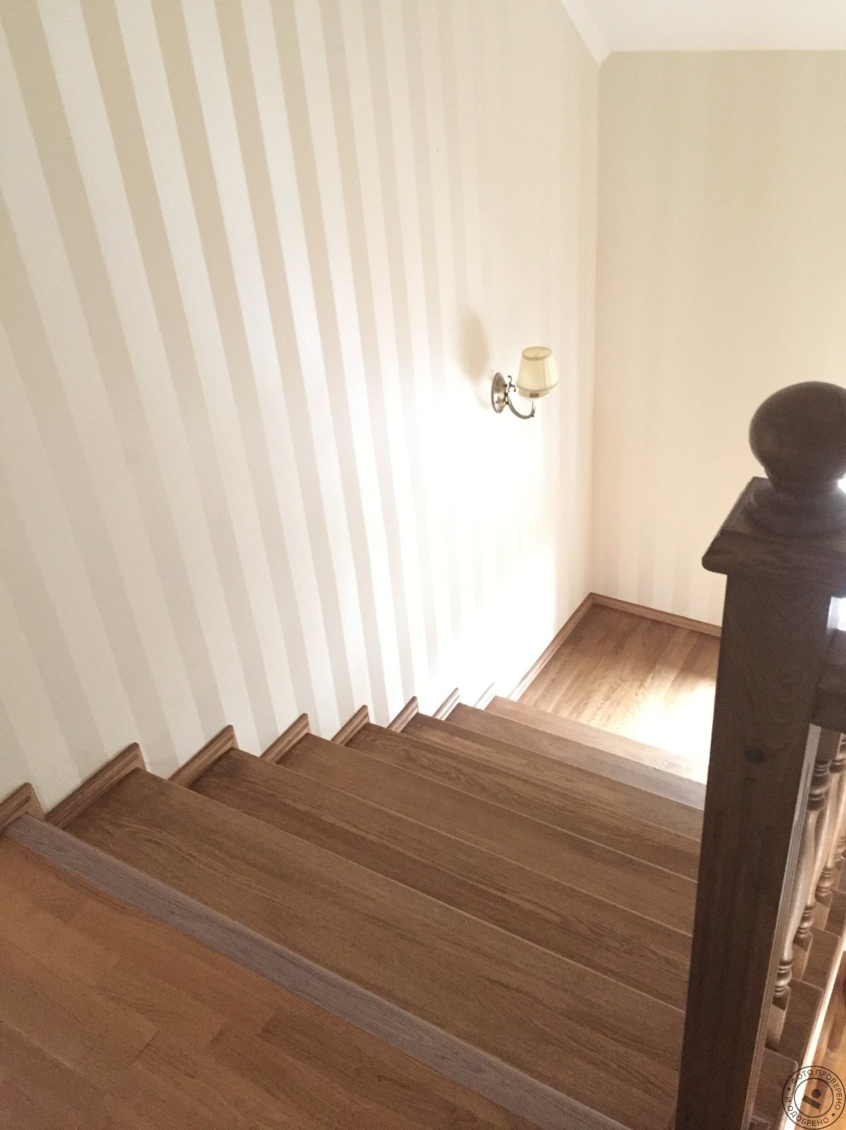 Лестничный пролет ламинатом