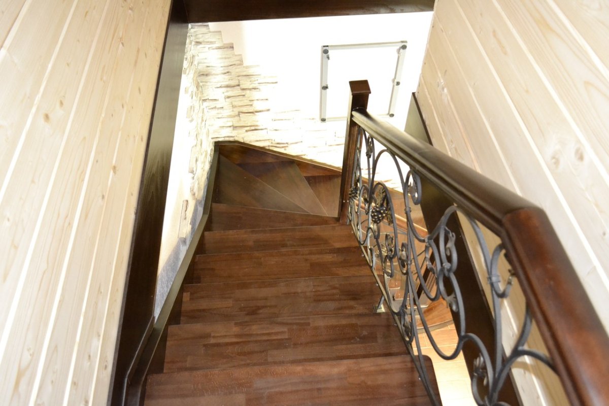 Отделка лестничного проема