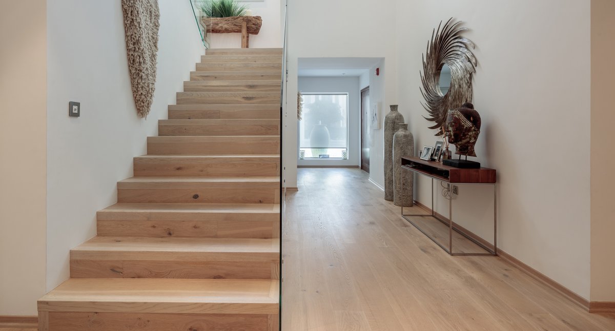 Отделка лестницы ламинатом