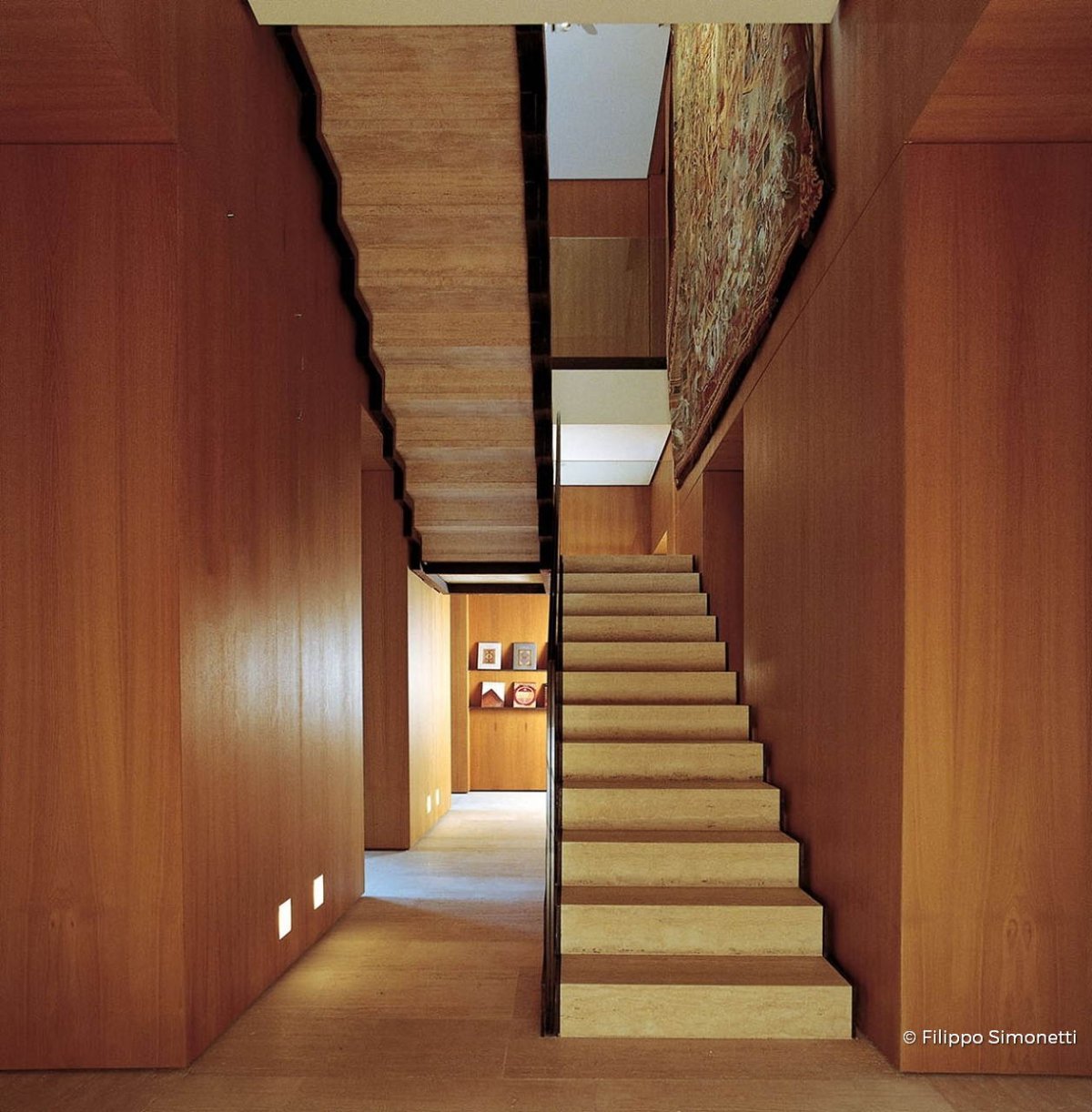 Панели МДФ на лестничном проеме