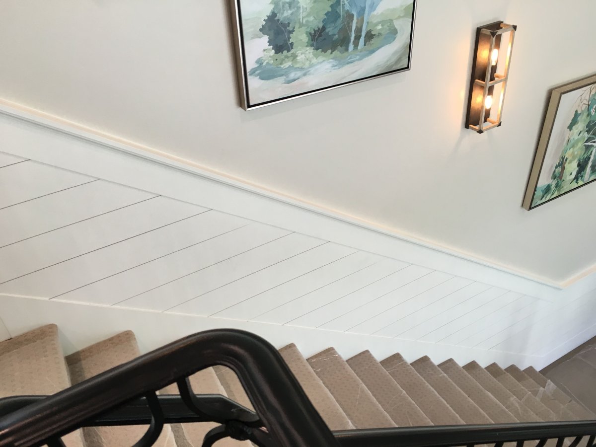 Стеновые панели в лестничном пролете