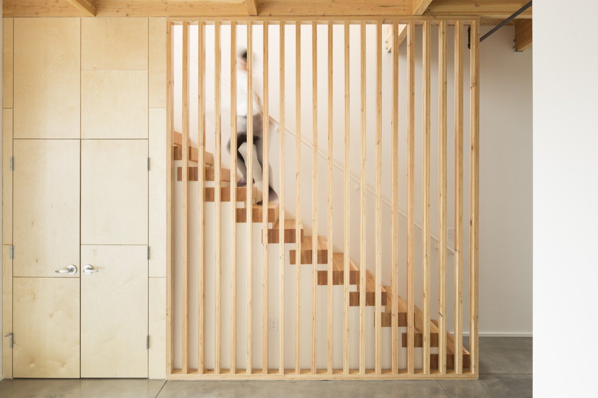 Перила из деревянных реек