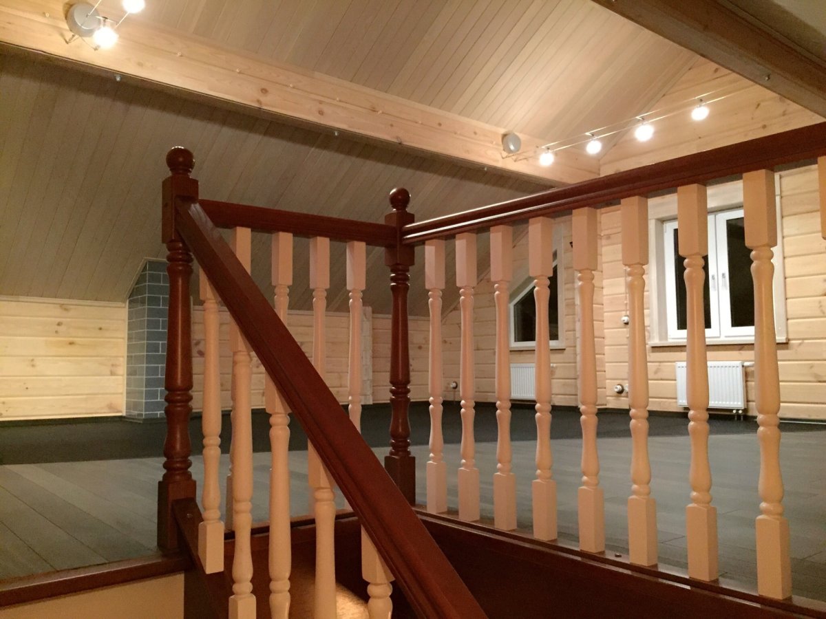 Лестница в бане со вторым светом