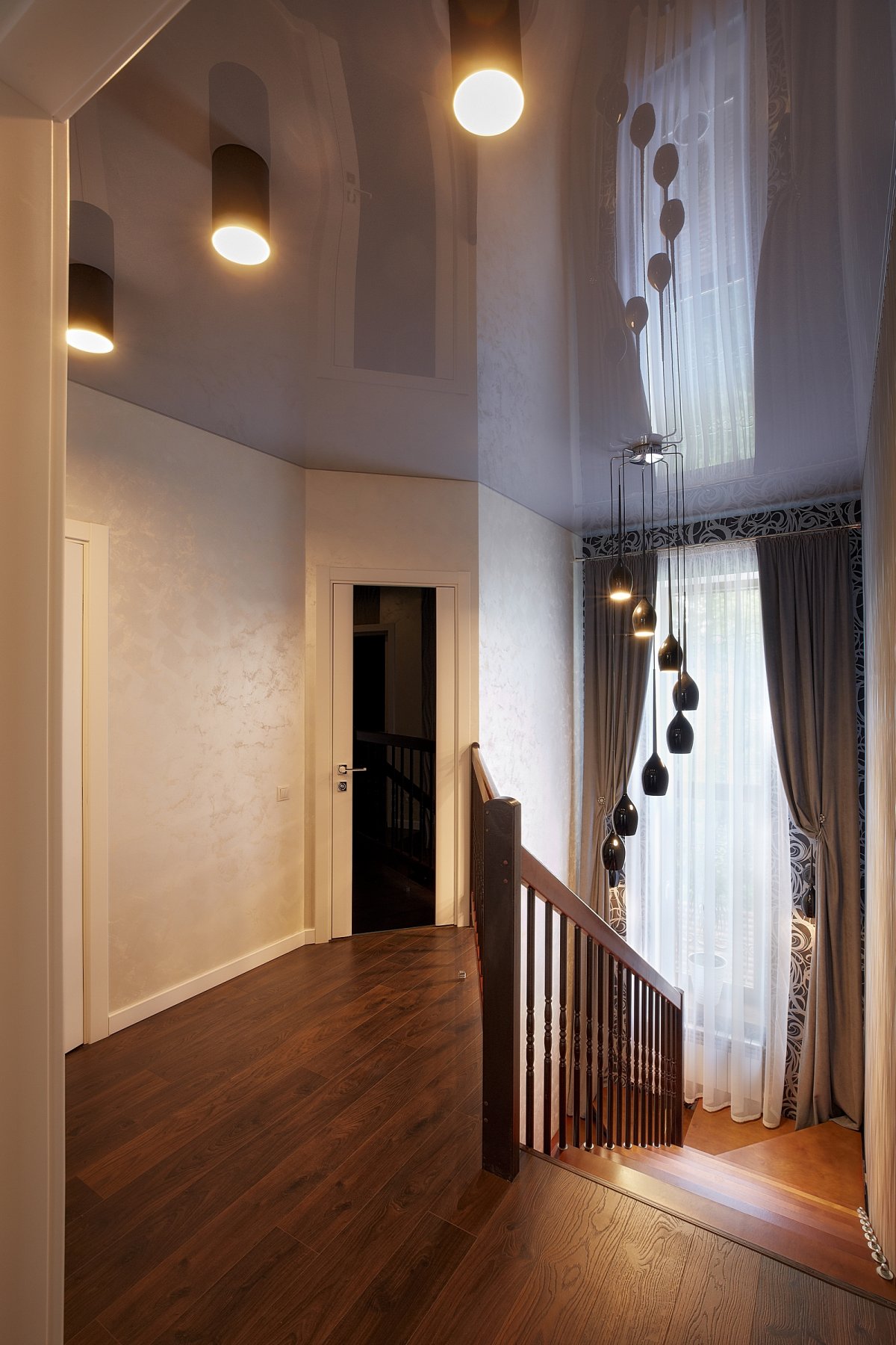 Отделка лестницы в частном доме