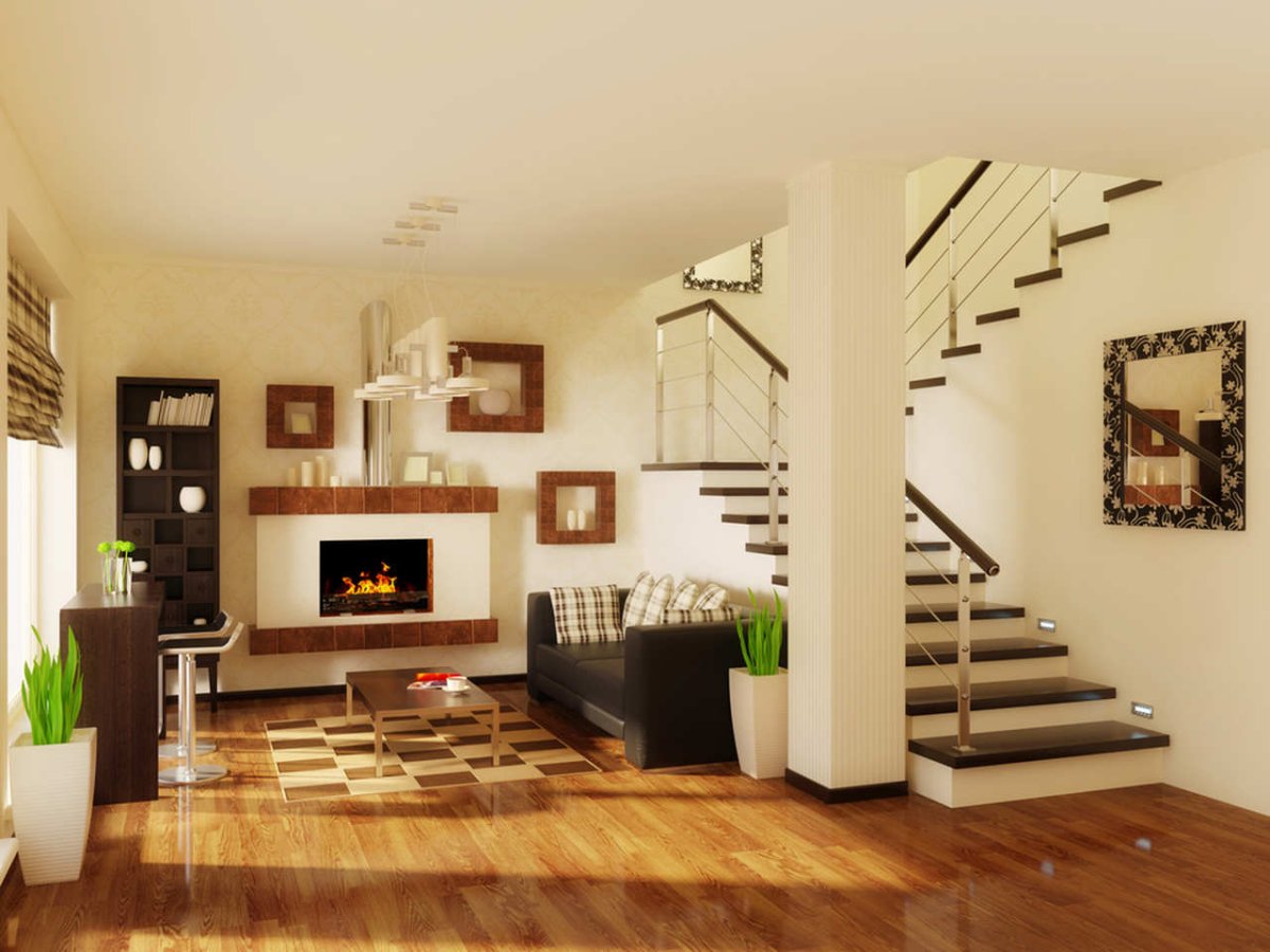 Стена между гостиной и лестницей