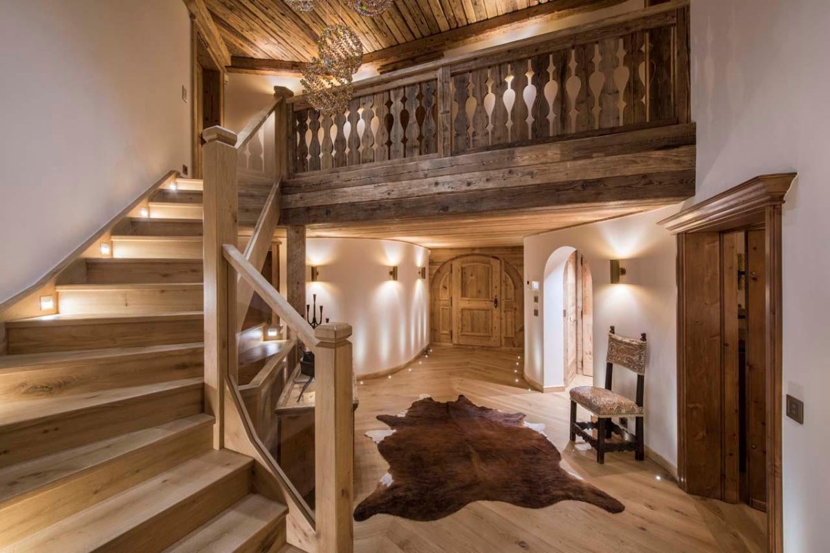 Лестница в стиле Шале
