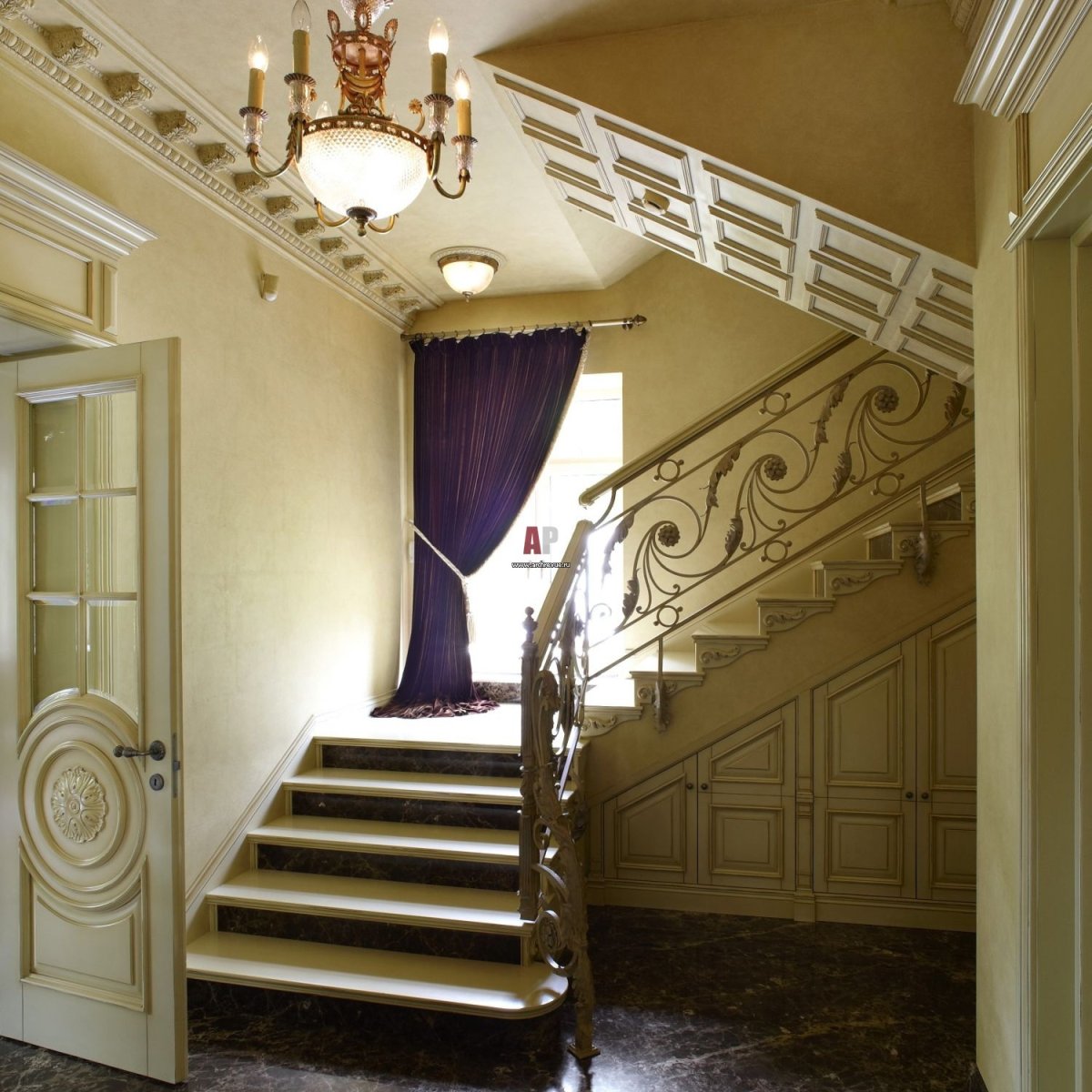 Лестница в классическом стиле