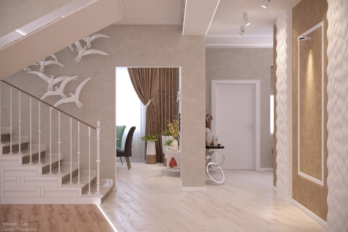 Лестница и колонны в интерьере прихожей
