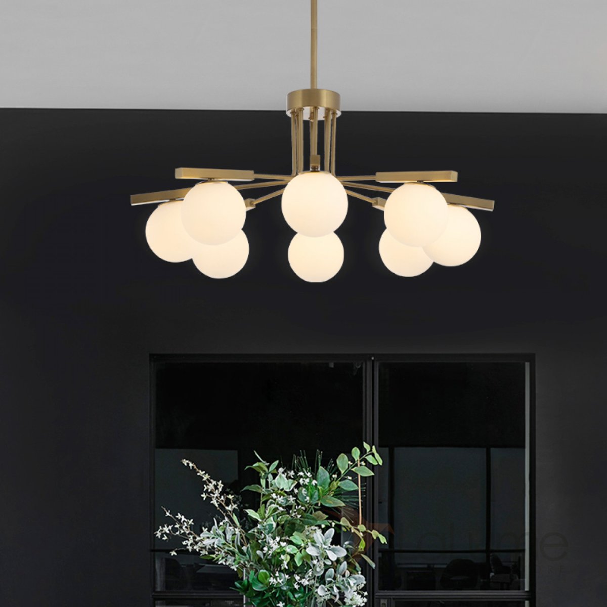 Люстра с плафонами шарами