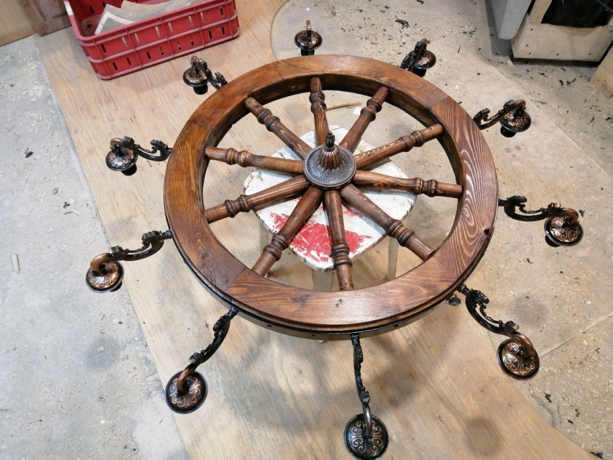 Люстра колесо от телеги