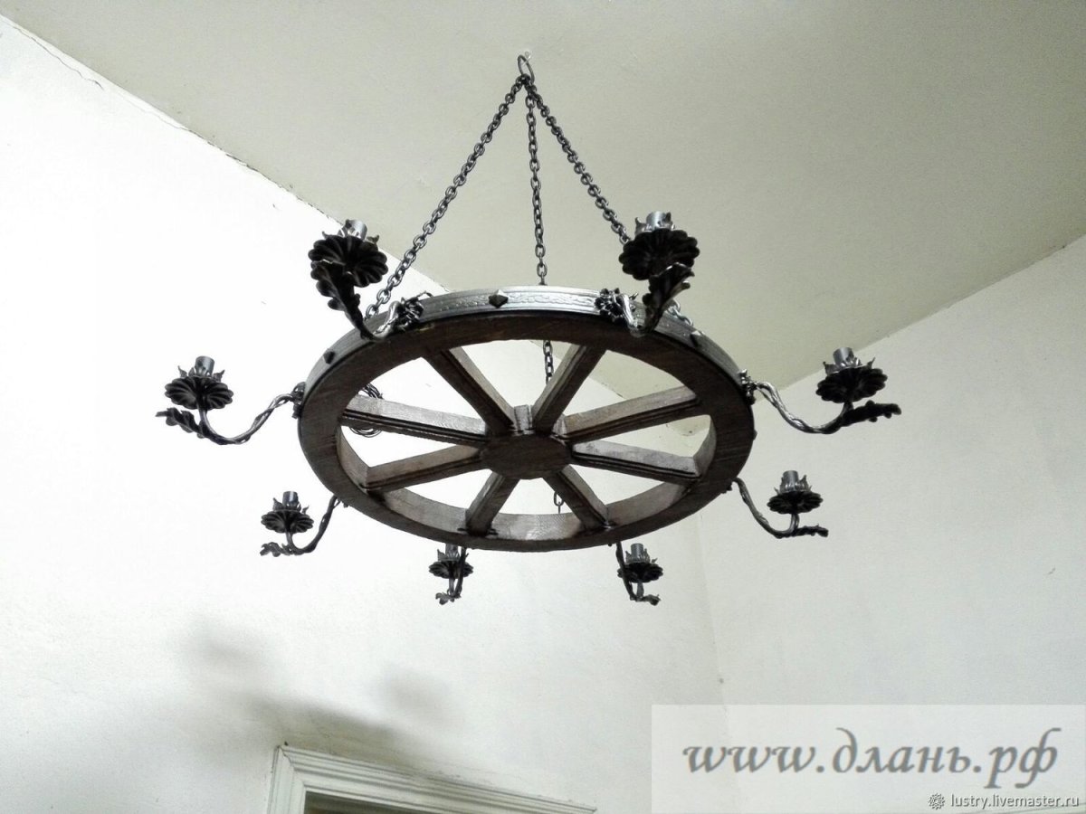 Деревянные люстры