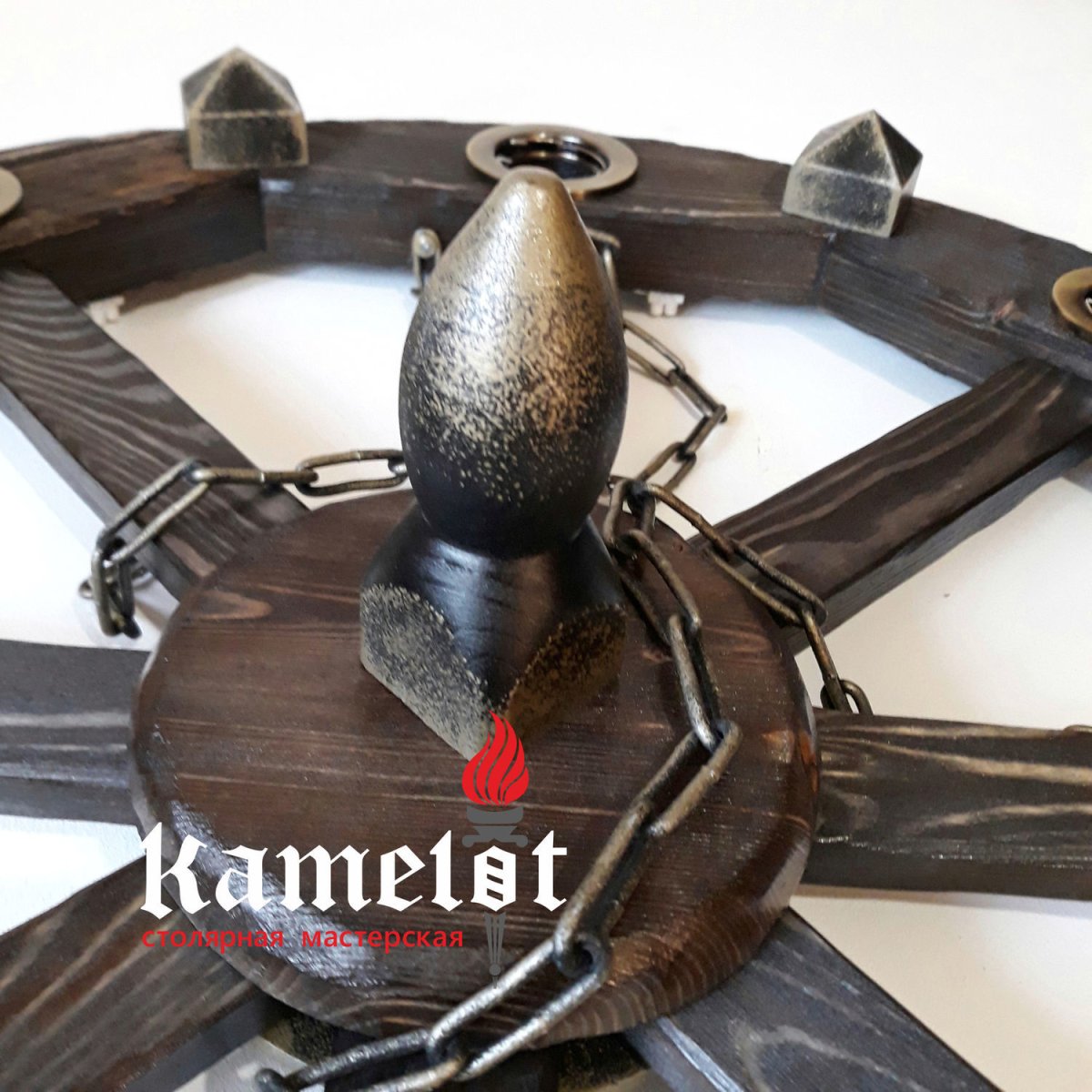 Маленькая люстра колесо фургона