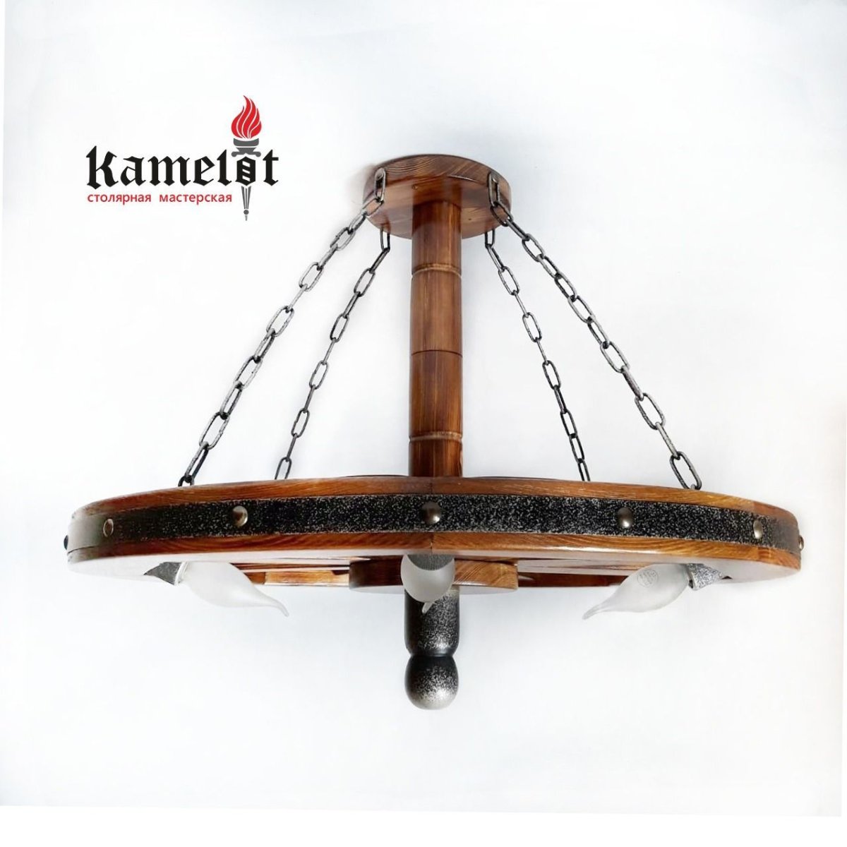 Деревянная люстра колесо