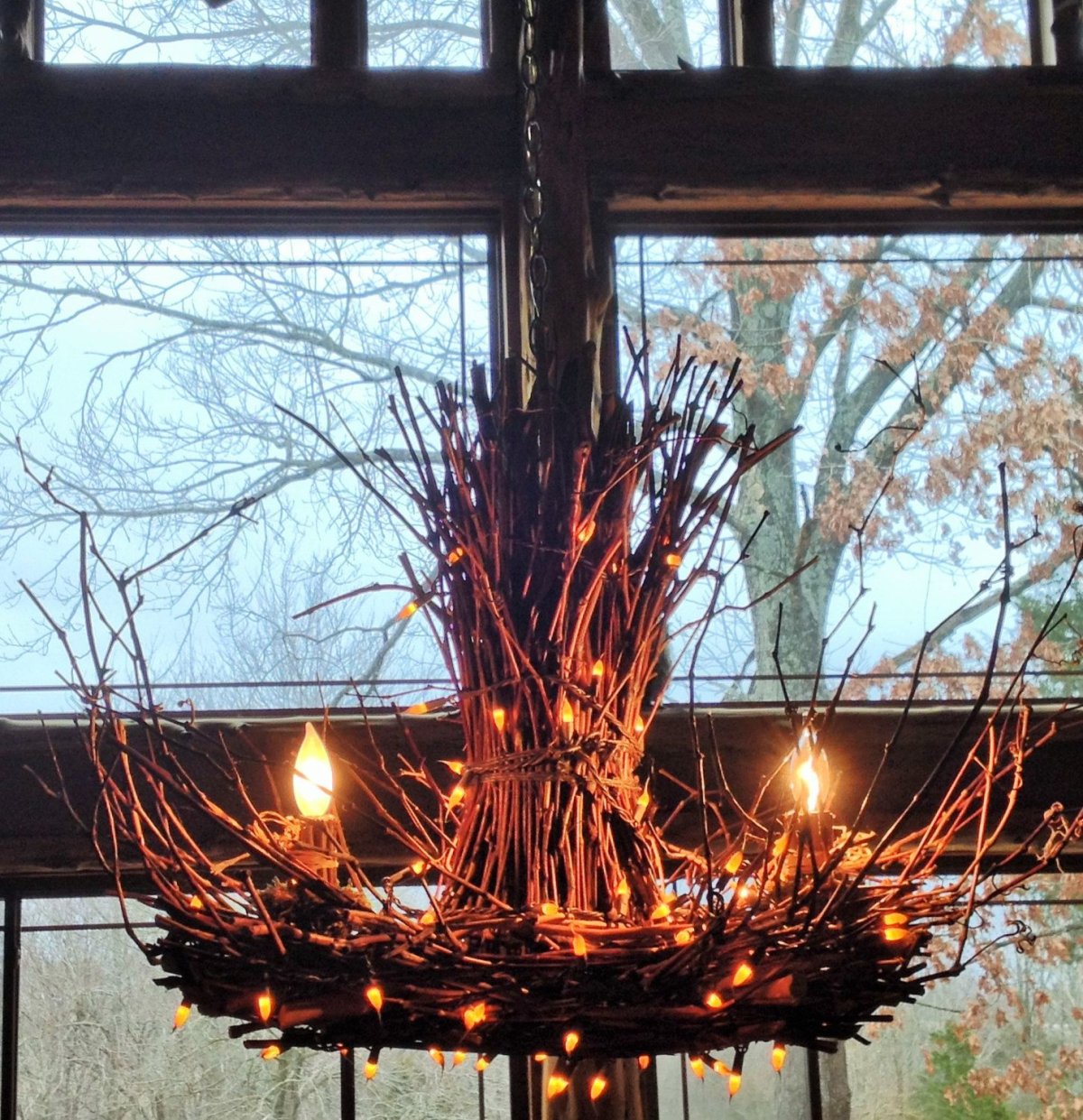 Люстра из веток рустик