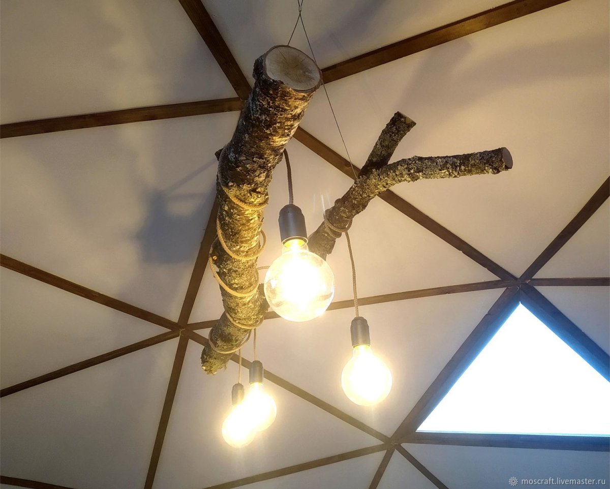 Люстра из веток