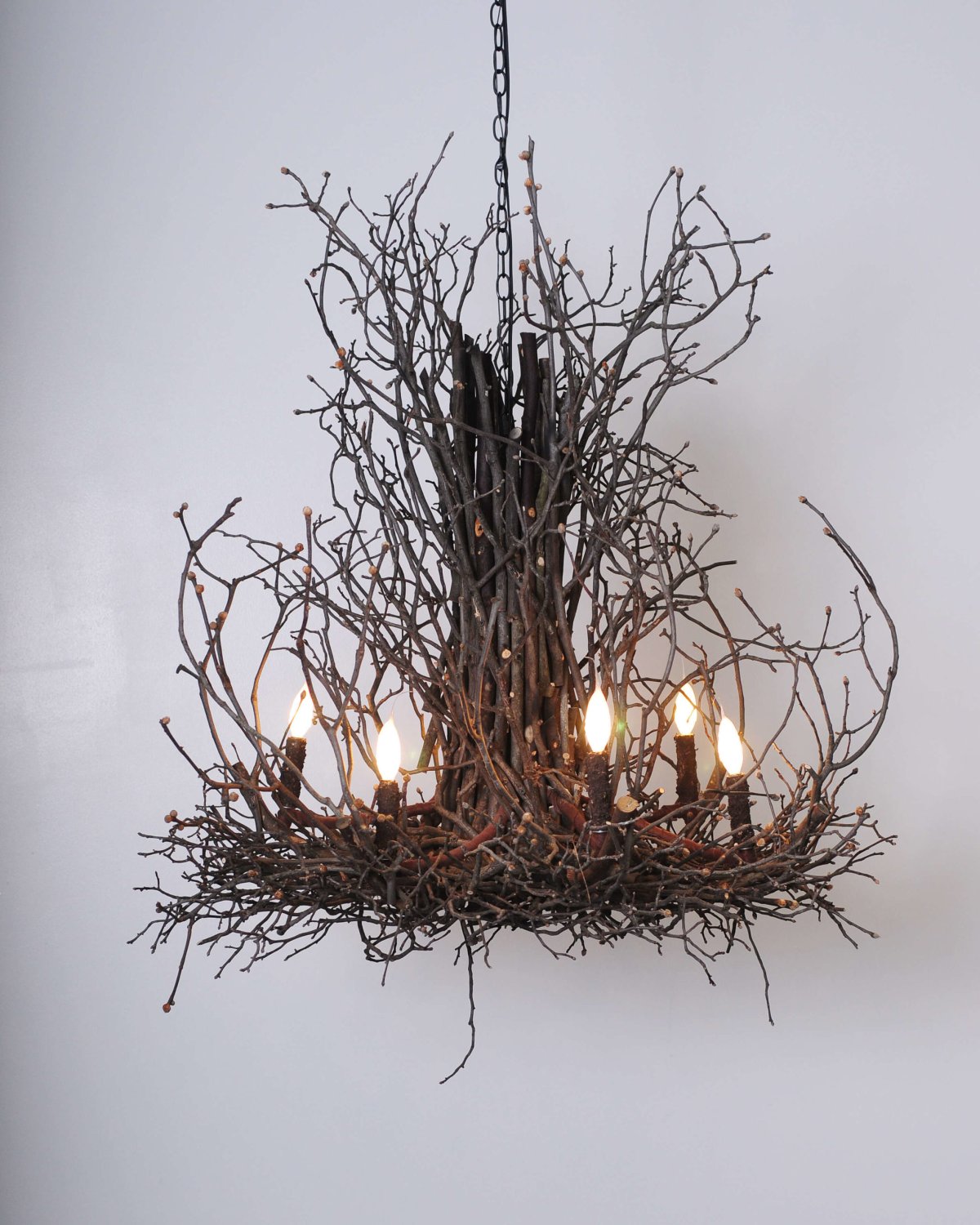 Декор люстры ветками