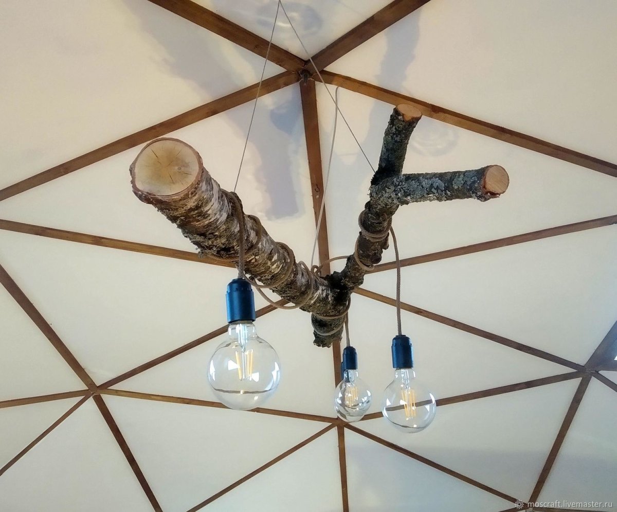 Люстра из веток