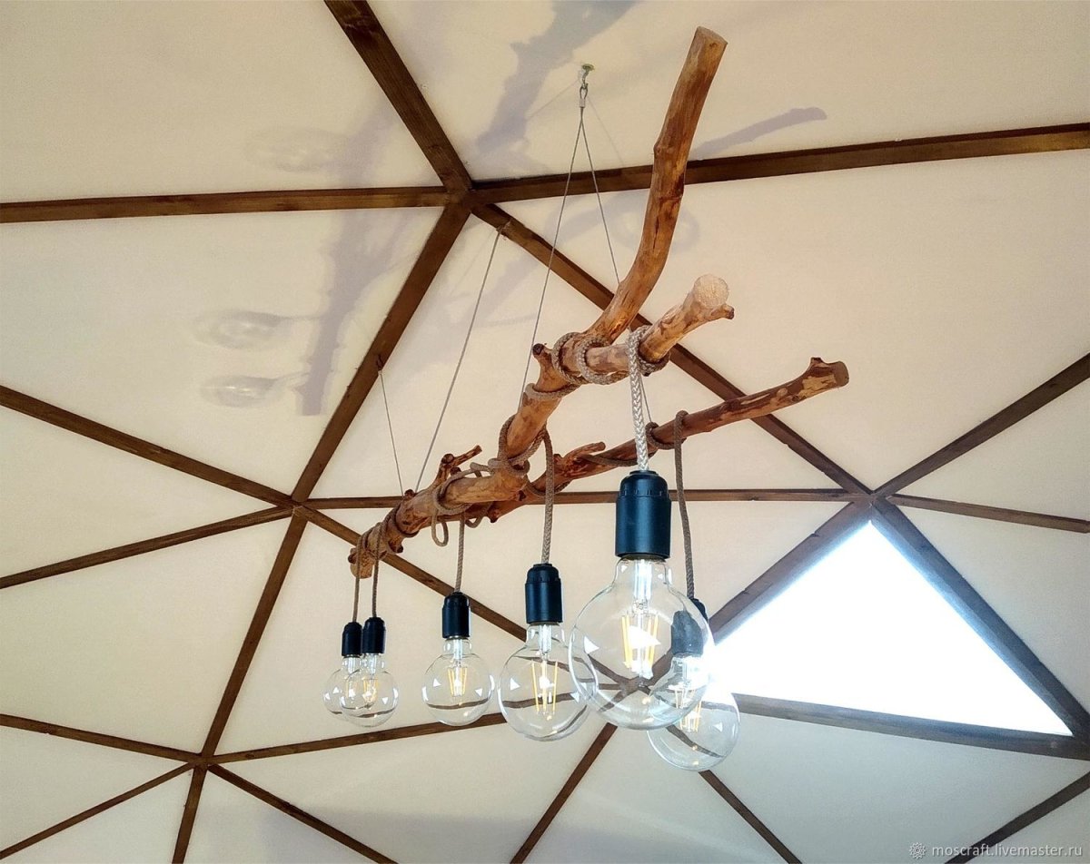 Люстра из веток