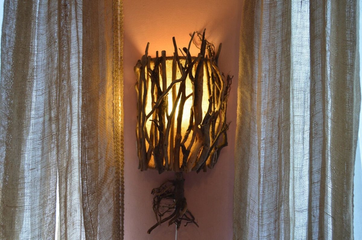 Люстра из веток