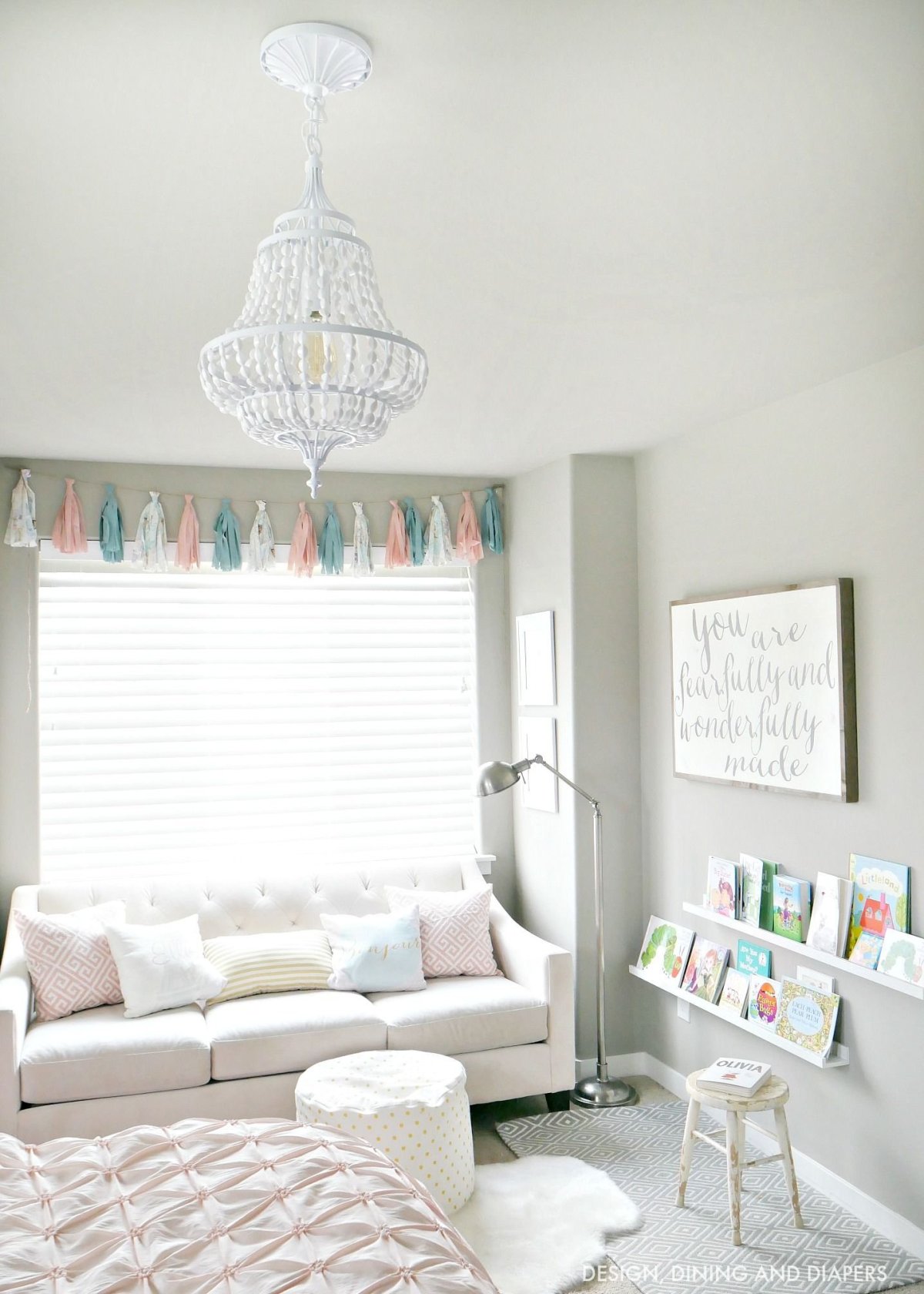 Светильники в детскую комнату для девочки