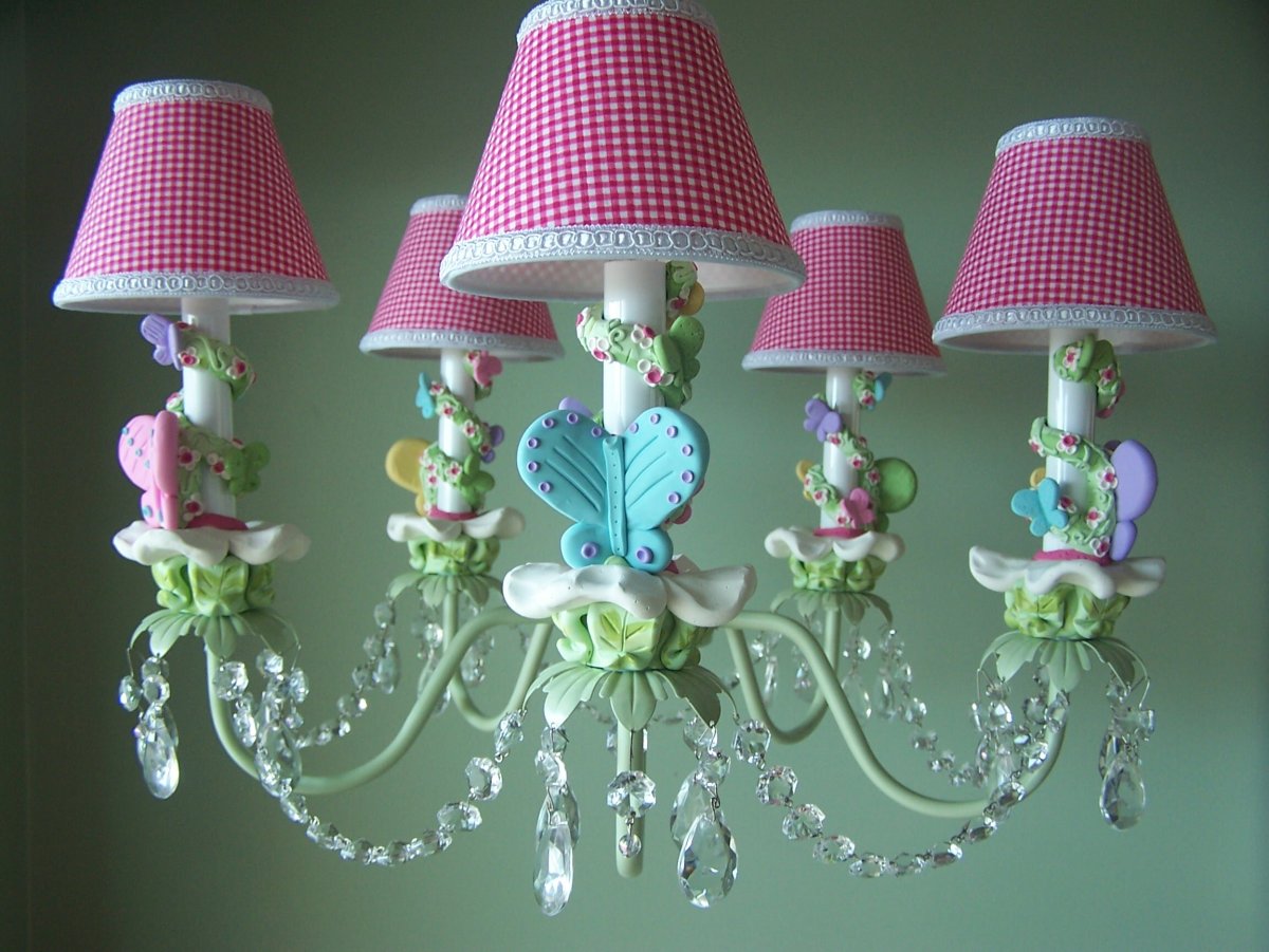 Люстра в комнату