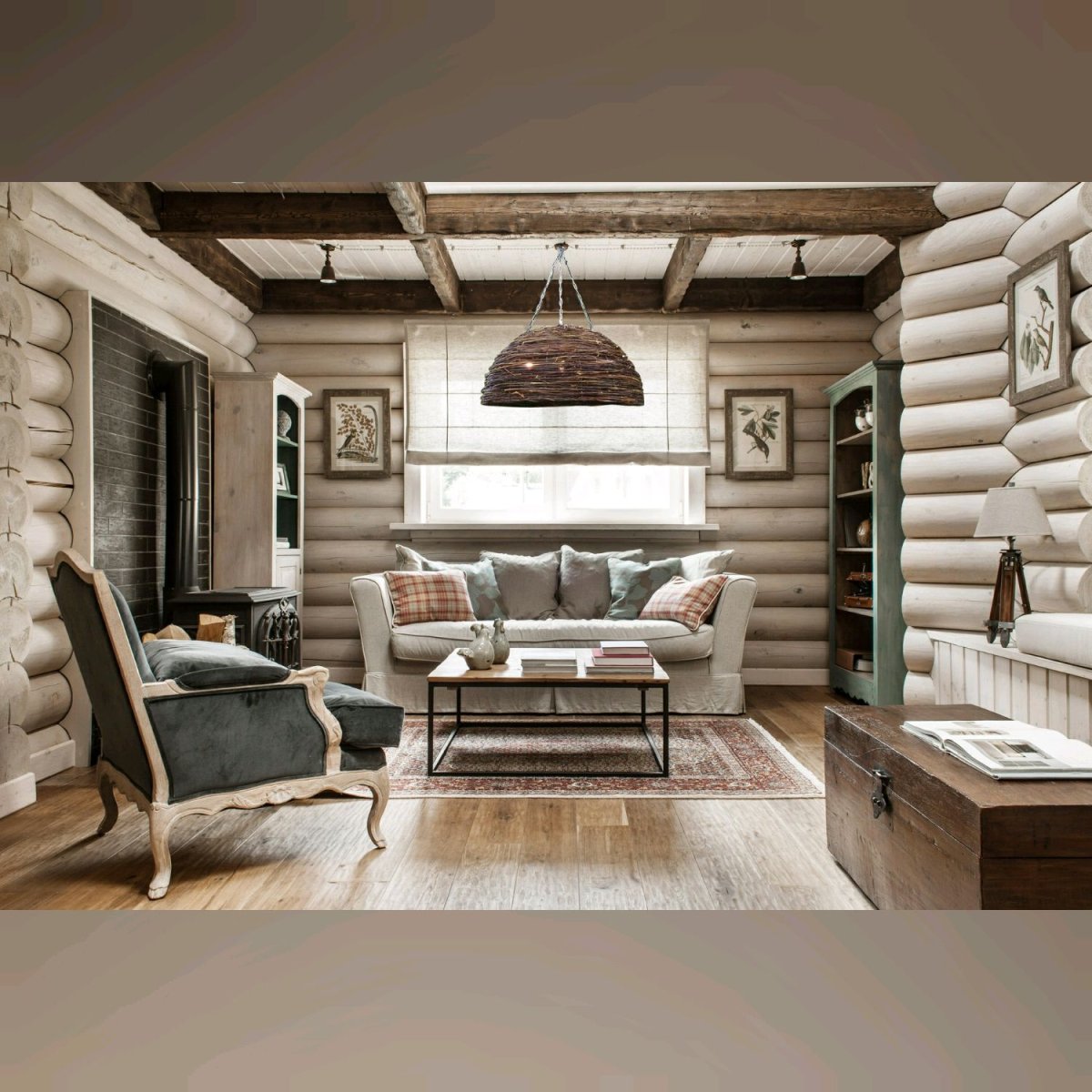 Гостиная в бревенчатом доме Кантри
