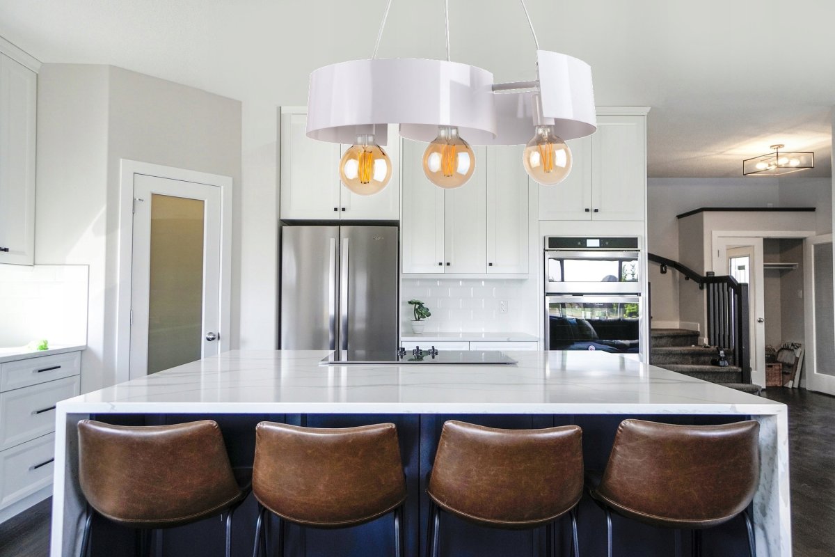 Освещение над барной стойкой