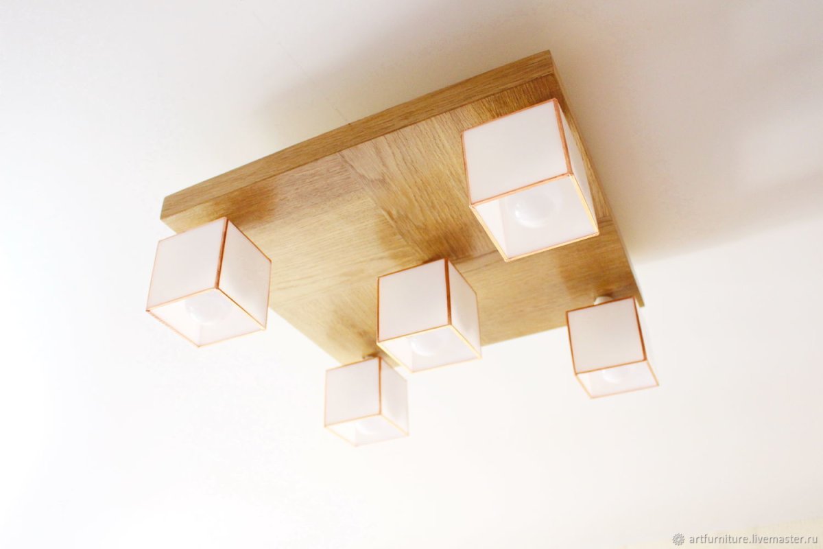 Потолочный светильник из фанеры