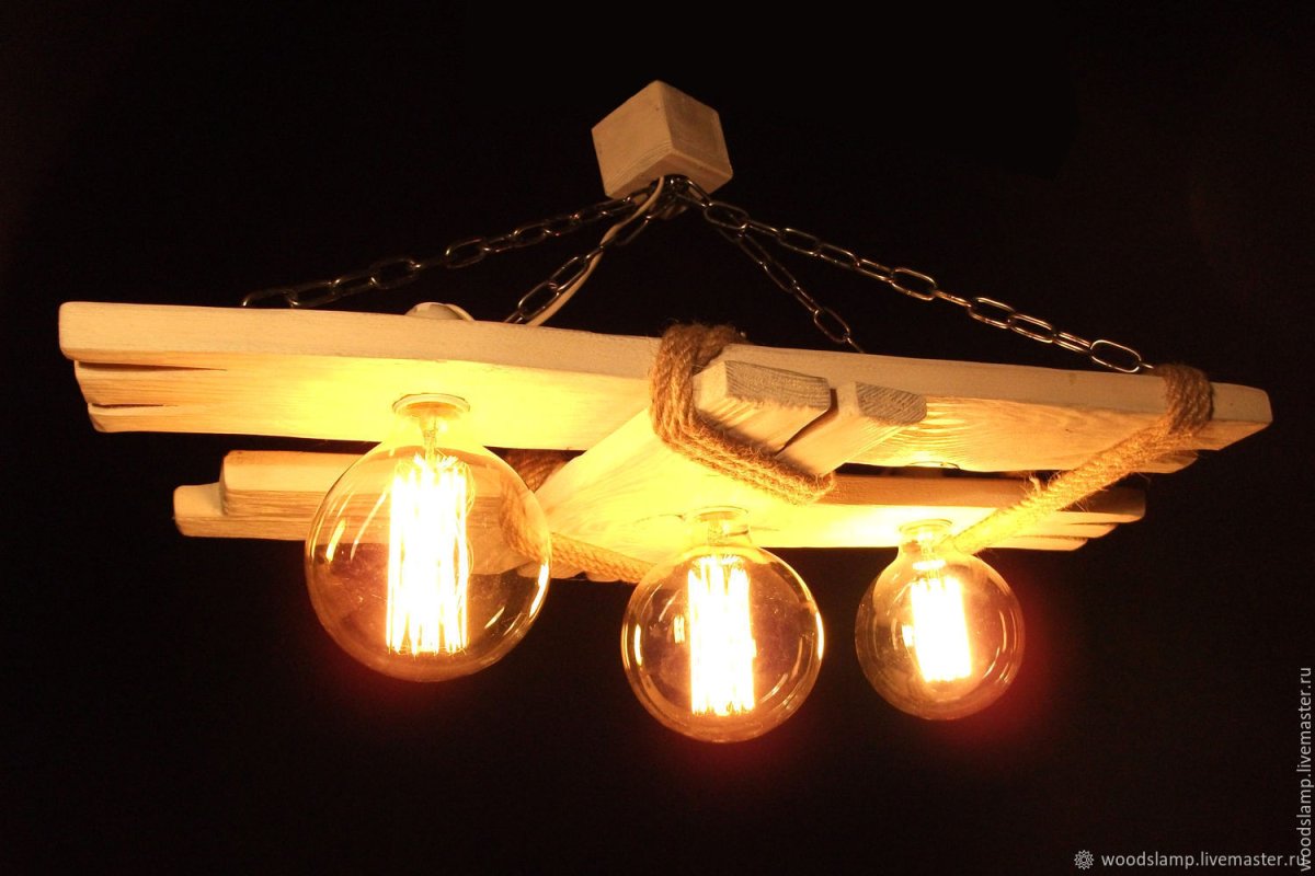Люстра из дерева