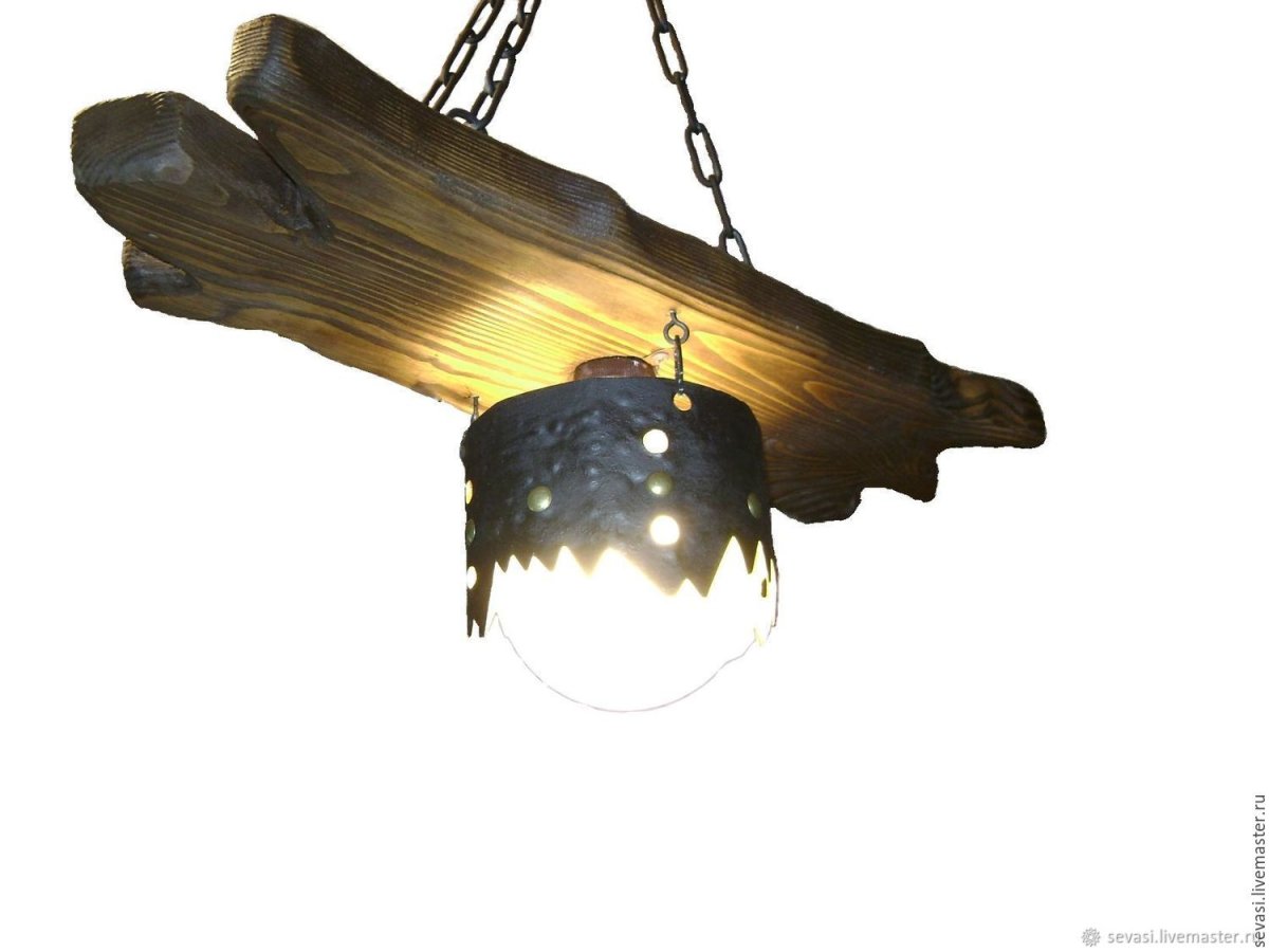 Светильник из дерева