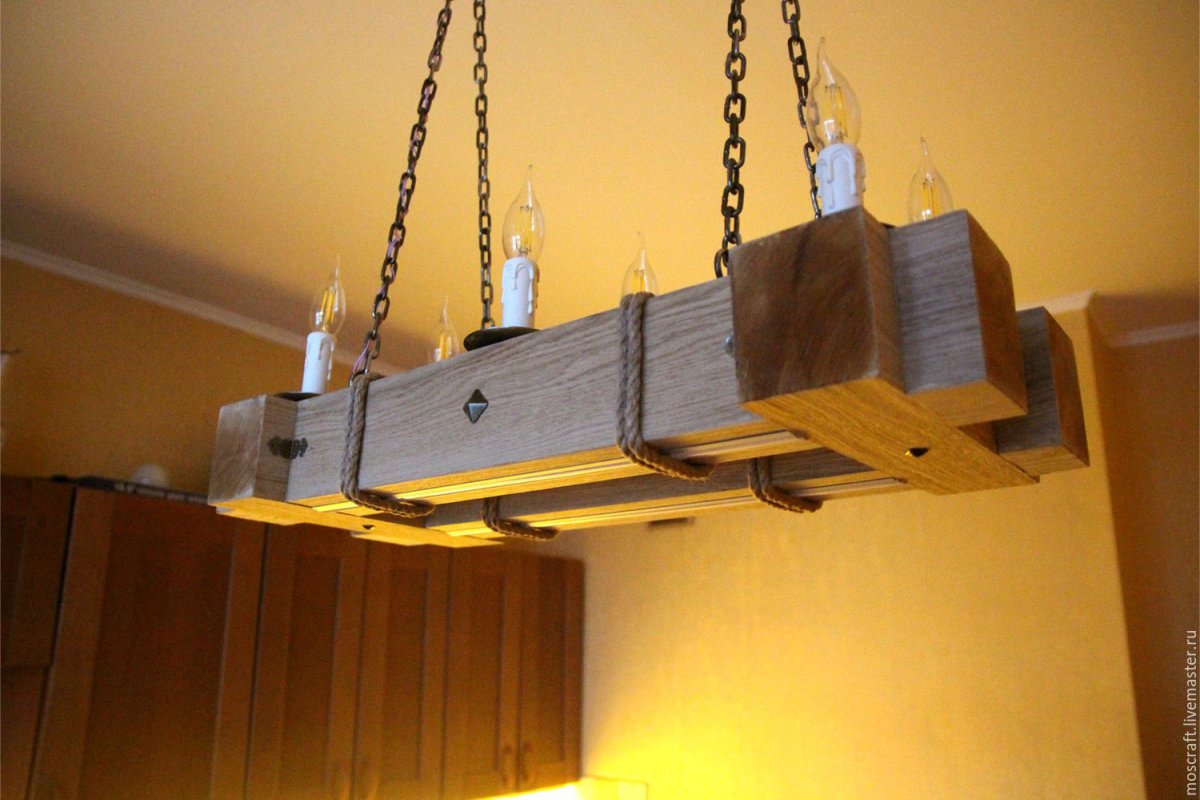 Светильник из дерева