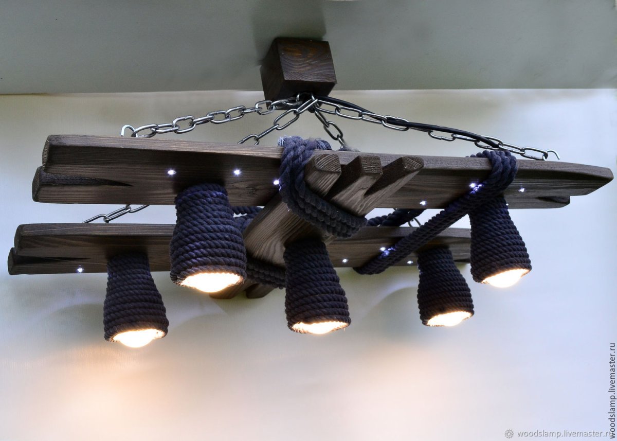 Люстра из дерева