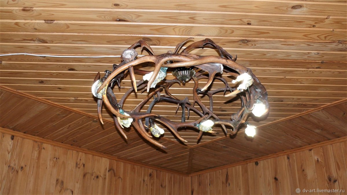 Светильник из дерева