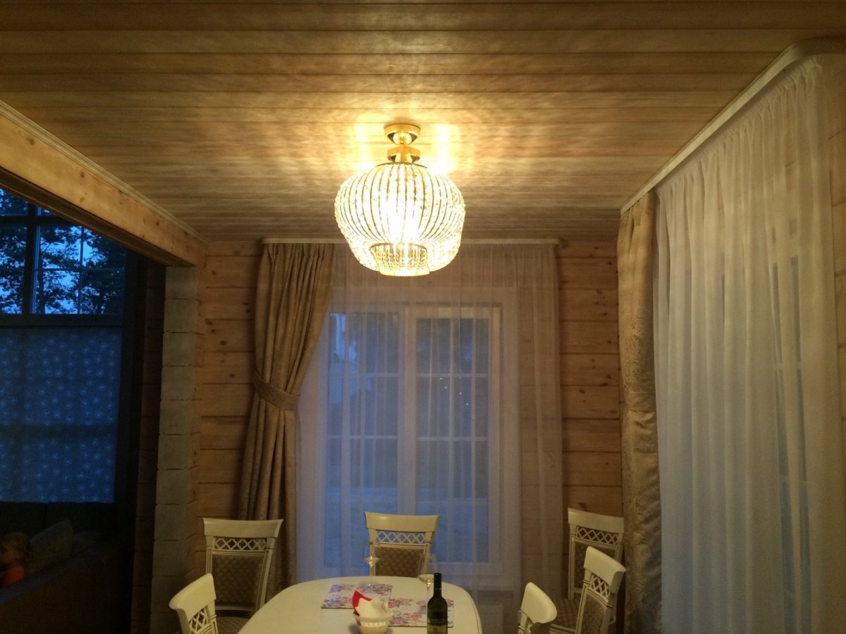 Светильник из дерева