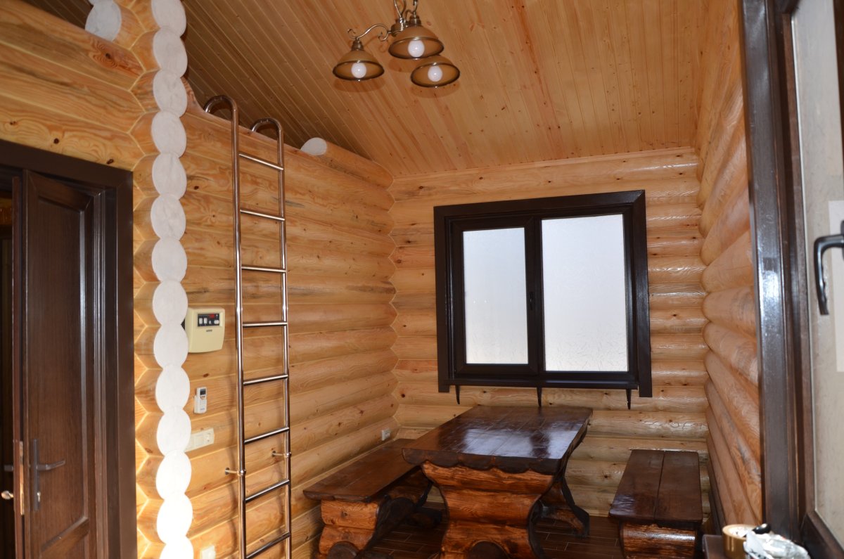 Люстра из дерева