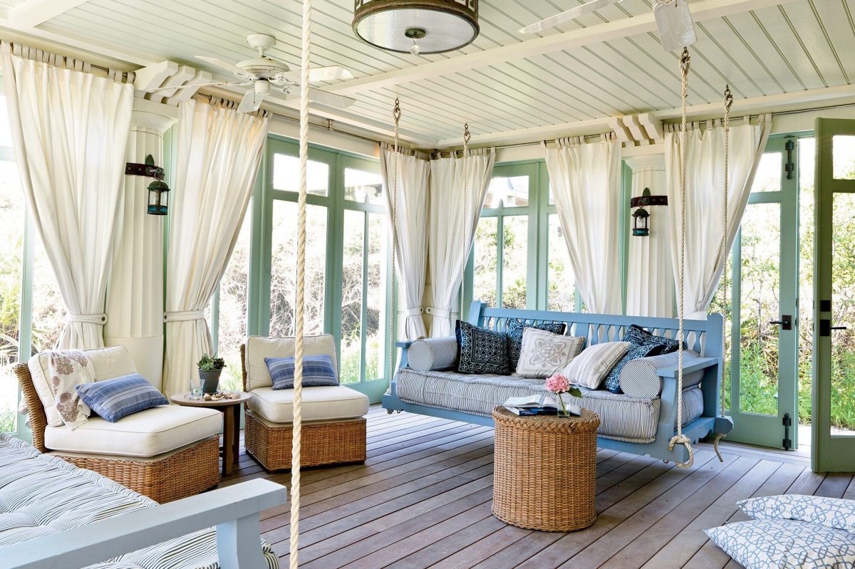 Светильники на застекленной веранде