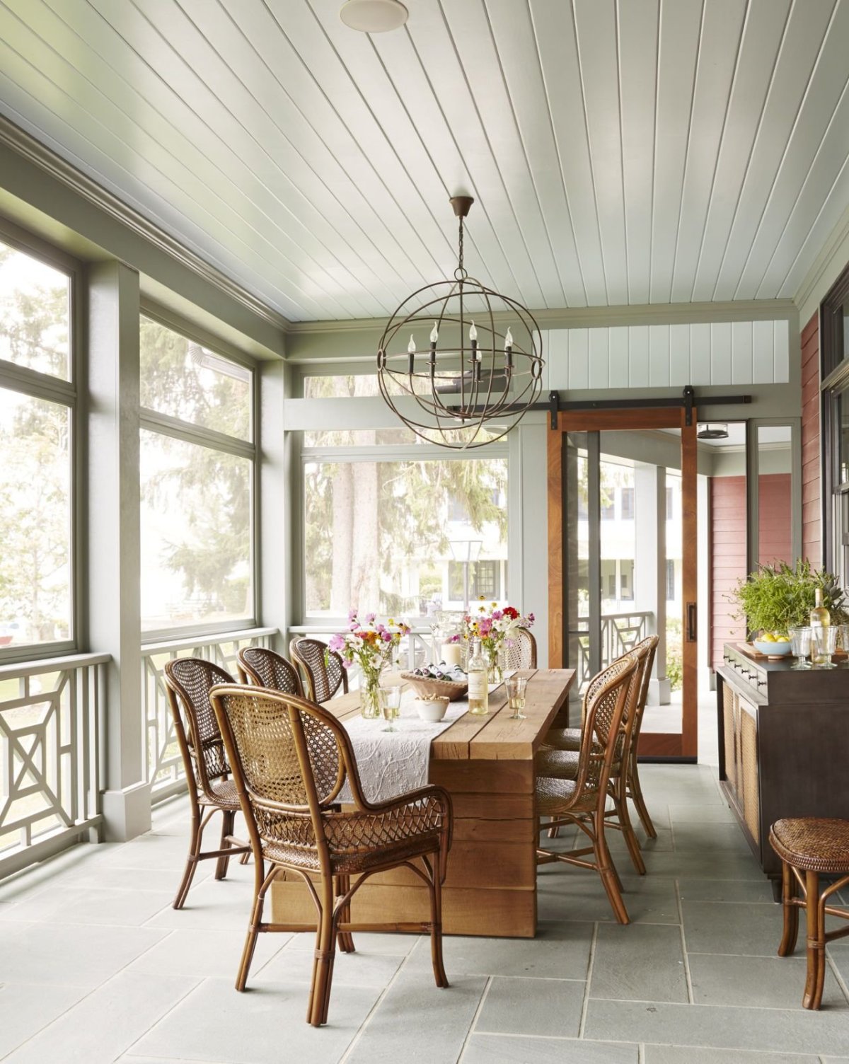 Потолочные балки в интерьере