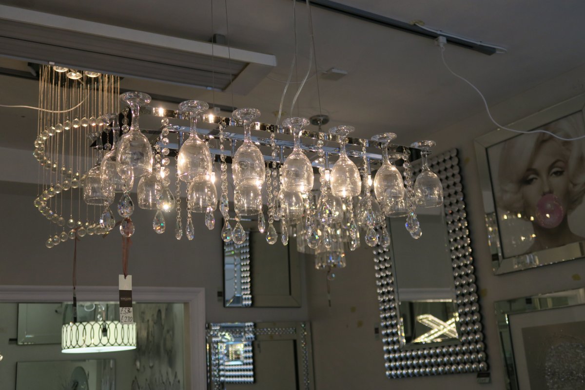 Люстра из фужеров бокалов