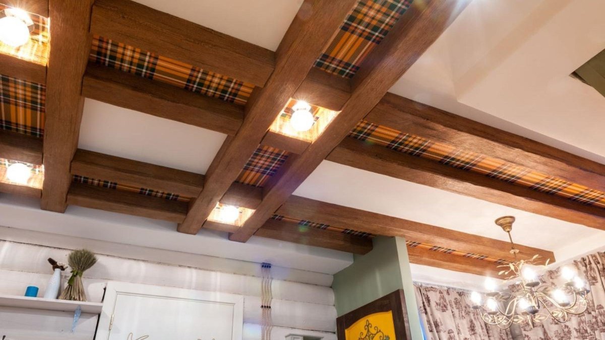 Потолочные балки в интерьере