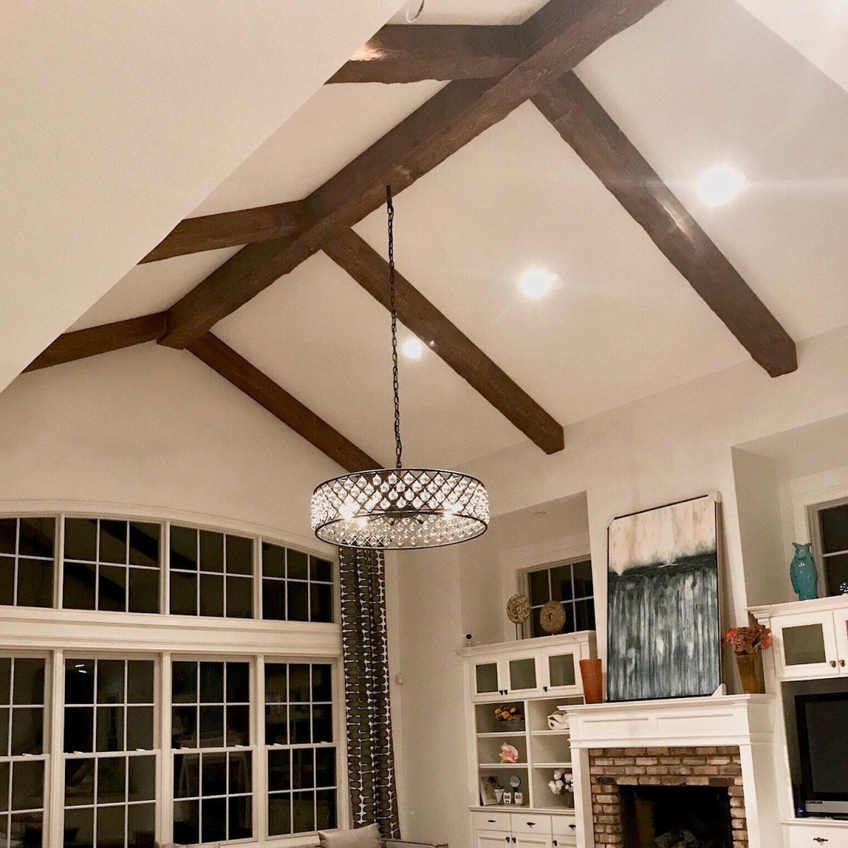 Светильники на потолок с балками