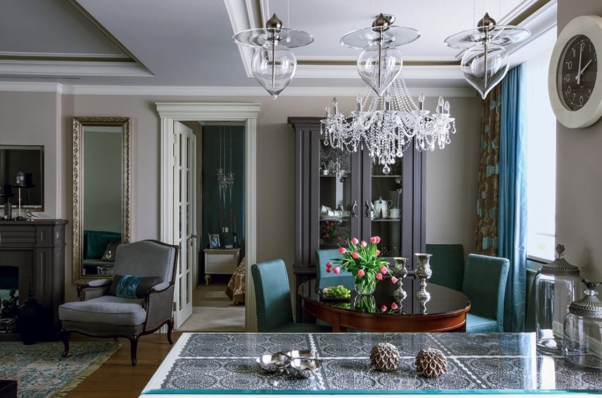 Холл в частном доме в стиле Неоклассика