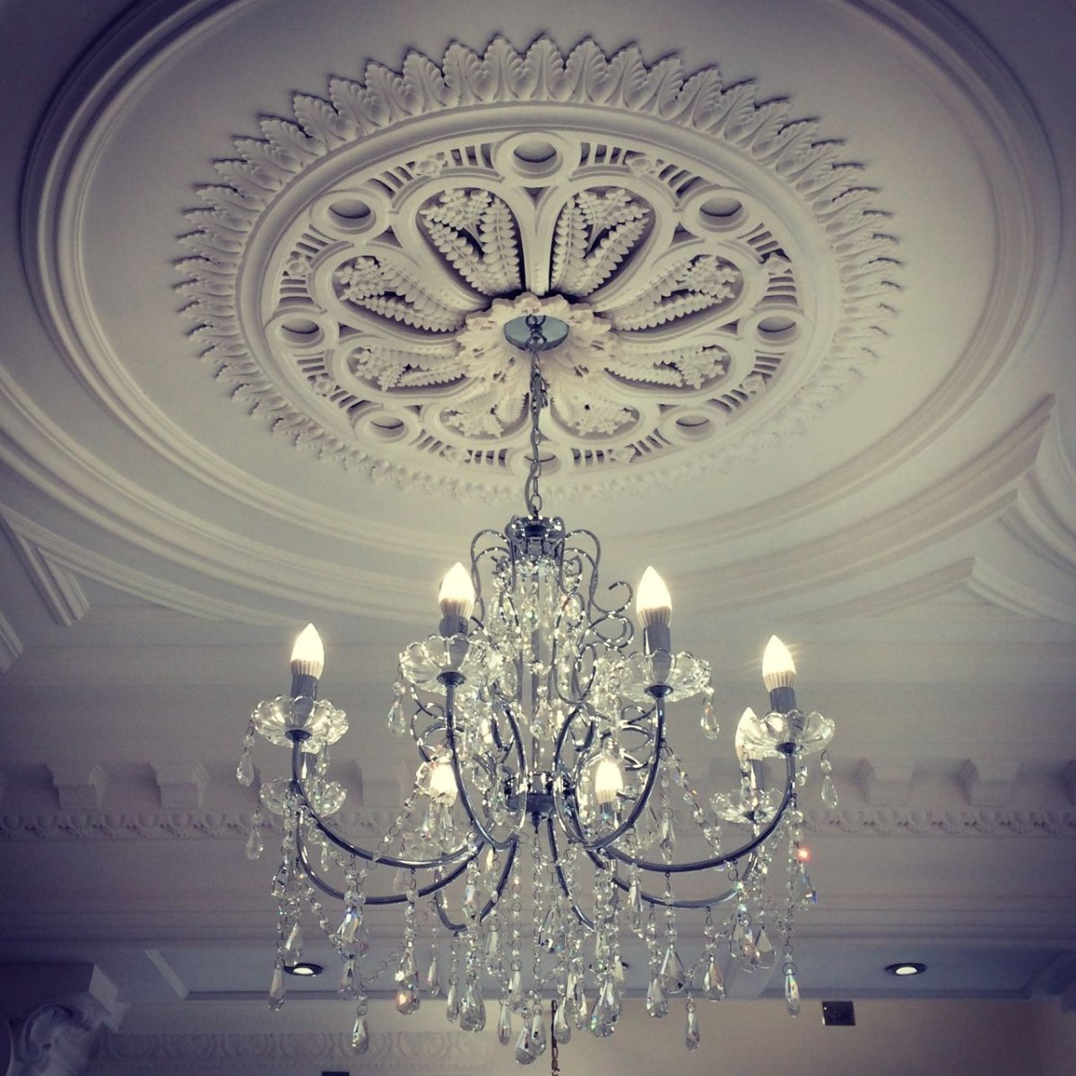 Лепнина на потолке