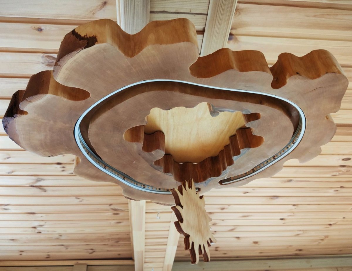 Светильник из дерева