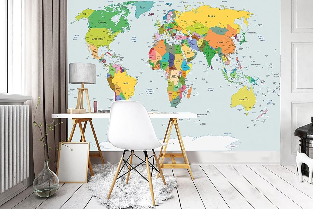 Сочетание обоев с картой мира